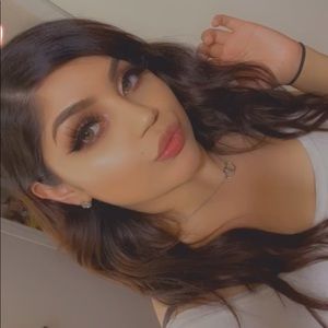 Meet your Posher, Angie